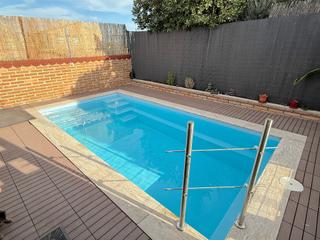 Xalet a Zona Industrial. Chalet 2025 con piscina en els avets