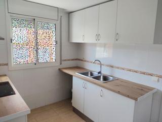 Piso en Mercat. Piso céntrico, 2 hab, ascensor, año 2.001, para vivir.