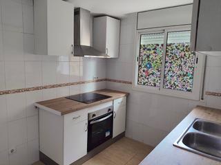 Appartement à Mercat. Piso céntrico, 2 hab, ascensor, año 2.001, para vivir.