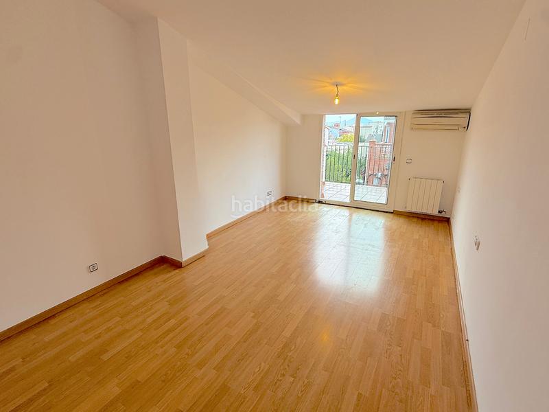 Foto dbdbe308-6546-4415-8895-3e00b6a29518. Dúplex amb calefacció aparcament a Ca n´Oriol Rubí