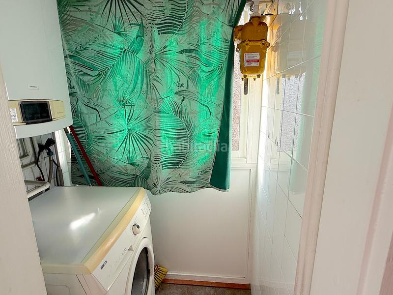 Foto 552d8aab-cceb-4bd2-abcb-f06a5f271573. Piso  céntrico de 3 hab, ascensor, para entrar a vivir. en Rubí