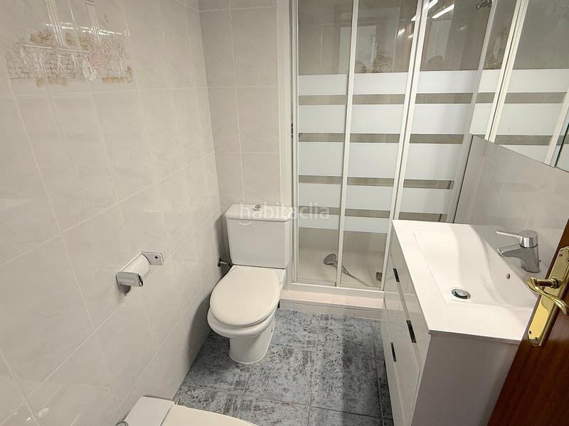 Foto 7f8269c8-00b7-4830-8615-8aafec79d274. Piso  céntrico de 3 hab, ascensor, para entrar a vivir. en Rubí