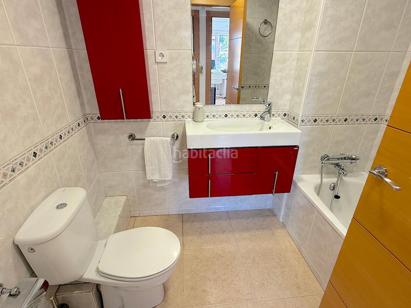 Foto a83bb229-f0d0-465b-9c62-16f04d6328d2. Pis amb calefacció aparcament a Mercat Rubí