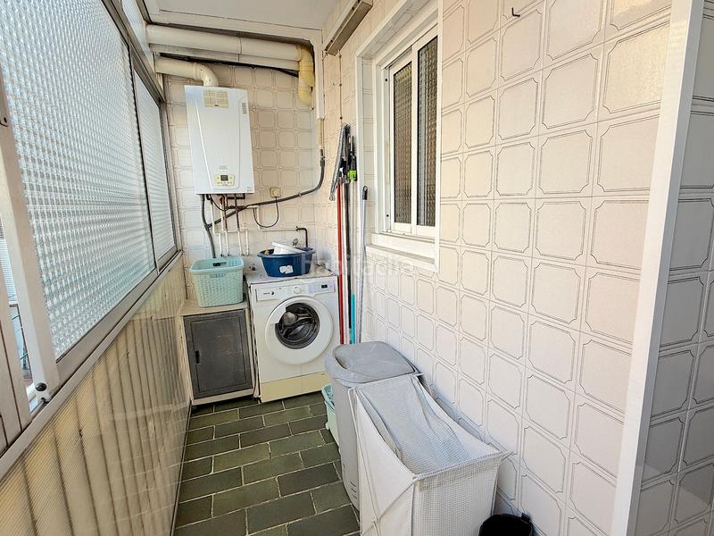 Foto 6d5fa8a0-9038-42bc-b65a-1bbbb4aed6af. Casa aparellada amb calefacció aparcament a Progrés Rubí