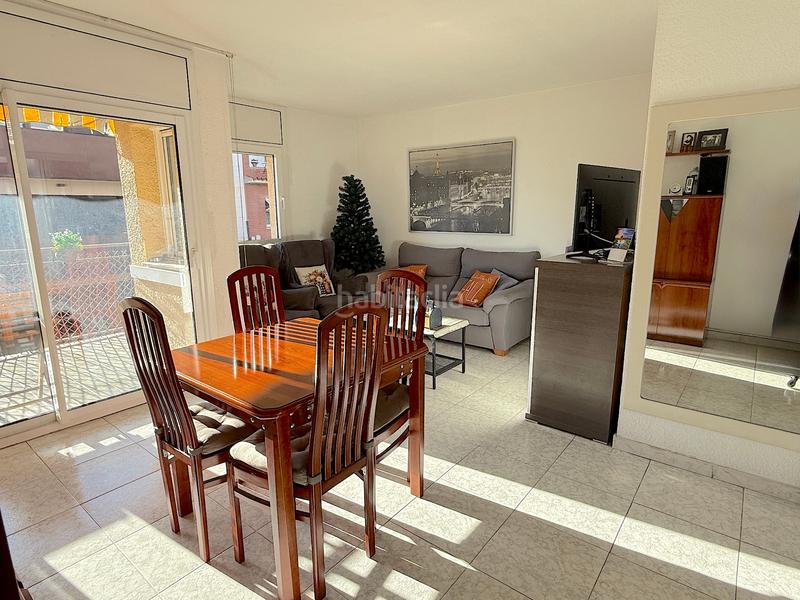 Foto 9df2d1e3-c11f-474b-a3f4-59e0dbfb9ed5. Casa aparellada amb calefacció aparcament a Progrés Rubí