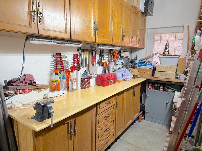 Foto de6f760f-84b3-4074-93ab-b369e6497a21. Casa aparellada amb calefacció aparcament a Progrés Rubí