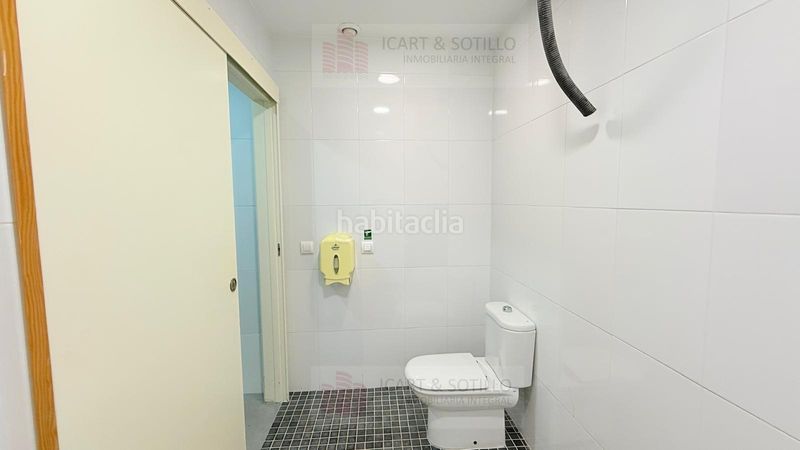 Foto e5b28b73-d4e3-4965-9e79-e3e6e52ff17d. Local comercial en Casco Urbano Vinaròs