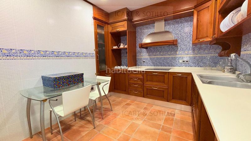 Foto 1304e2e9-8804-414e-9841-a82dcdb76f32. Casa amb calefacció a Casco Urbano Vinaròs