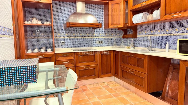Foto 62313453-9316-4fa3-b136-91a2eb727b3a. Casa amb calefacció a Casco Urbano Vinaròs
