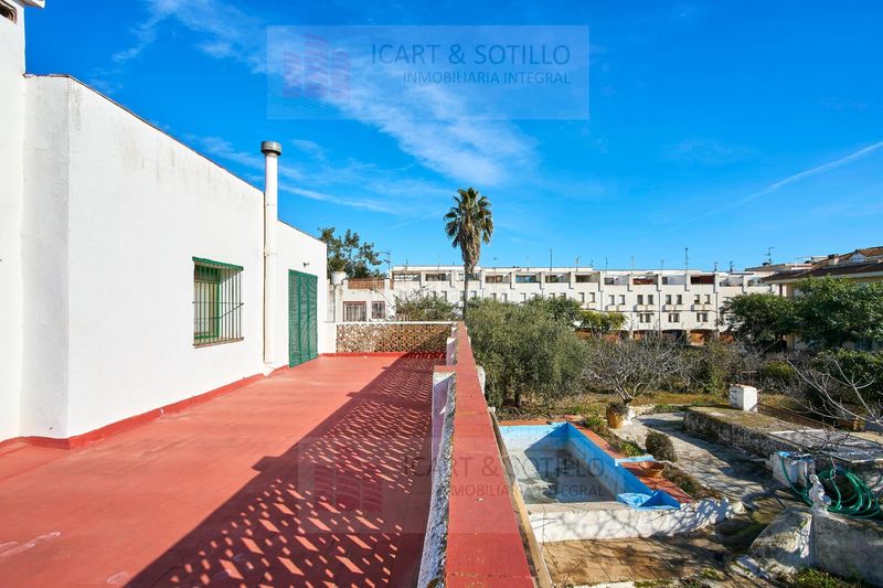 Foto 6e58416a-eed7-4db7-8c65-672334300817. Xalet amb piscina a Alcanar