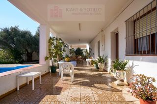 Chalet à Alcanar. Magnifica villa en les cases dalcanar