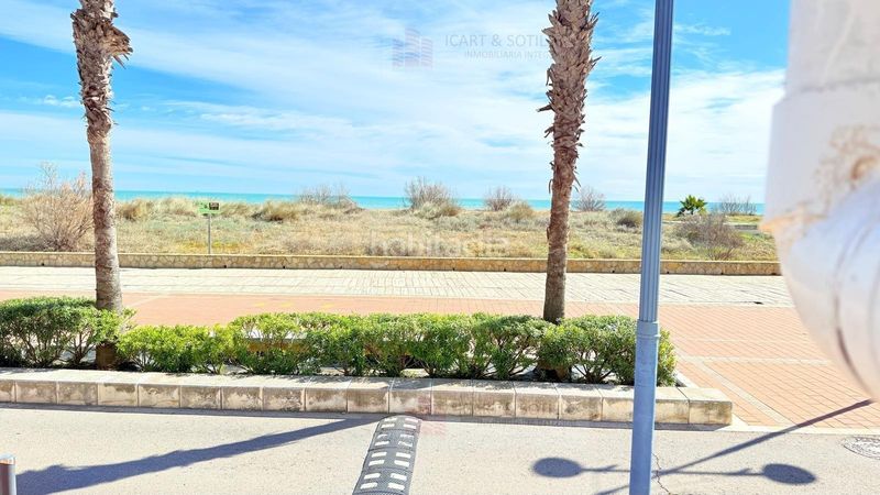 Foto 4889418b-e58d-41ea-9a65-bc655bfa9215. Local comercial a Playa Norte Peñíscola