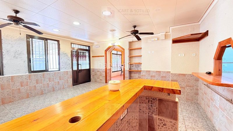 Foto a04635bc-c31d-4176-8848-073336fd718e. Local comercial a Playa Norte Peñíscola