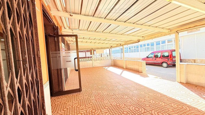 Foto bd27c9e7-85f4-42ae-a763-725277fd114b. Local comercial a Playa Norte Peñíscola