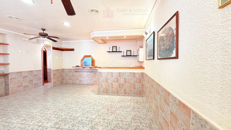 Foto e8c4e3cd-2ccc-4501-b03d-b010366d20fc. Local comercial a Playa Norte Peñíscola