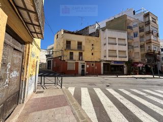 Casa  Tres reyes. Casa para rehabilitar en la plaza tres reyes de vinaròs  proyect