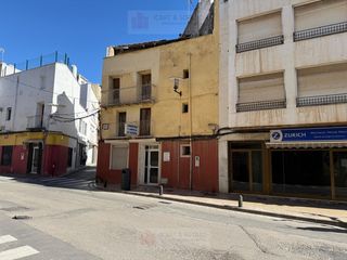 Casa  Tres reyes. Casa para rehabilitar en la plaza tres reyes de vinaròs  proyect