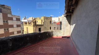 House  Tres reyes. Casa para rehabilitar en la plaza tres reyes de vinaròs  proyect