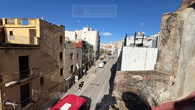 Foto f8506b82-5c89-4cc1-9d7f-bf169d80990c. Casa a Casco Urbano Vinaròs