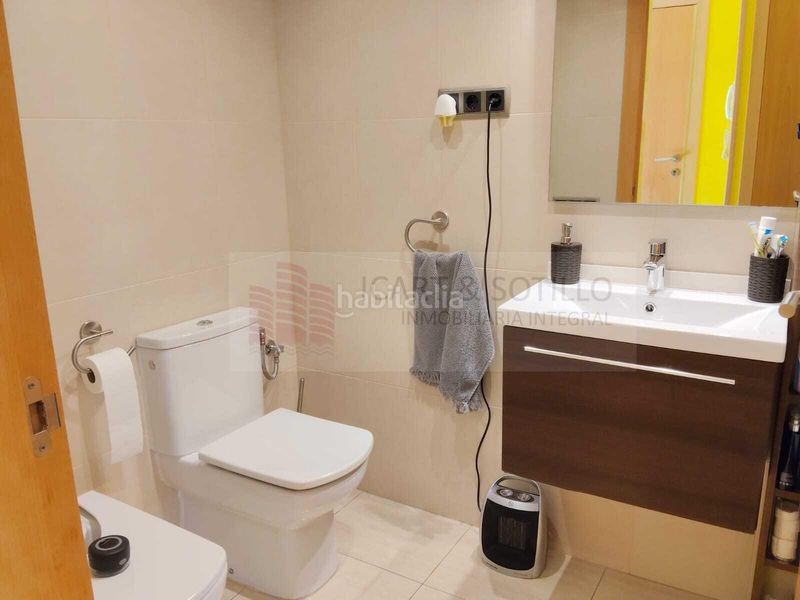 Foto 5497ffc5-351f-45fc-baab-9890b9971985. Piso elegante piso céntrico listo para entrar a vivir en vinaroz en Vinaròs