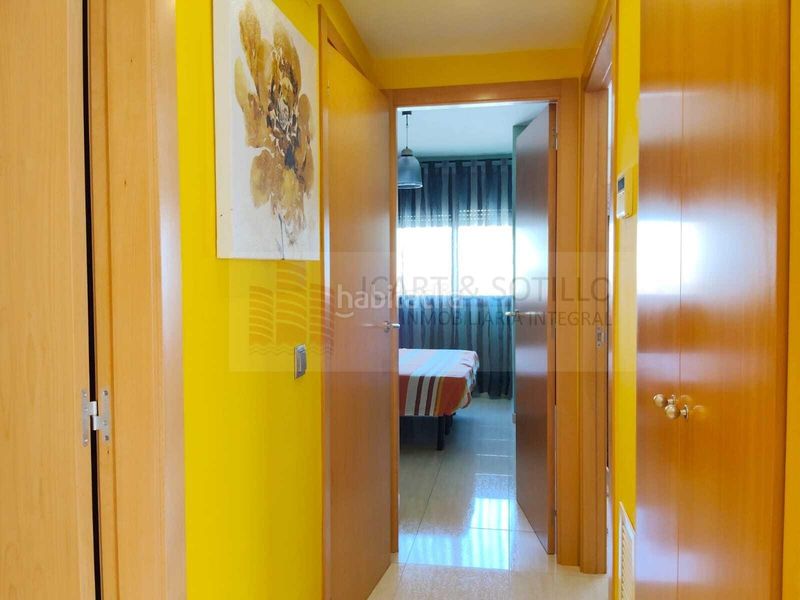 Foto f9f52542-5571-43b0-856a-3e9387561b8d. Piso elegante piso céntrico listo para entrar a vivir en vinaroz en Vinaròs