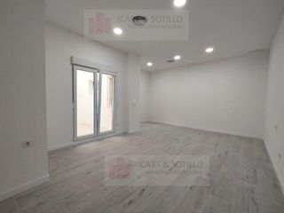 Geschäftsraum in Pueblo. Planta baja diáfana reformada a estrenar en pleno centro de beni