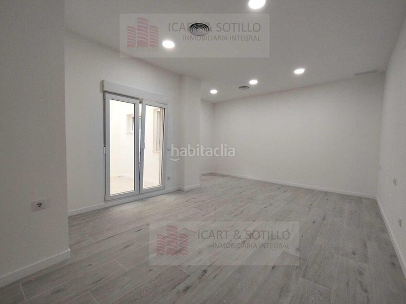 Foto 430cdfc4-f7d4-4448-80c1-f797db749cb3. Local comercial a Pueblo Benicarló