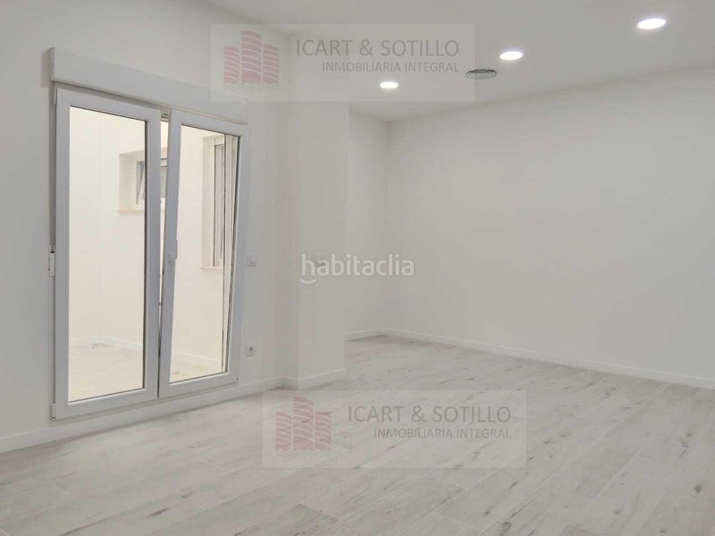 Foto b00d2e7b-e5fc-46db-8d91-9f4331975aa8. Local comercial a Pueblo Benicarló