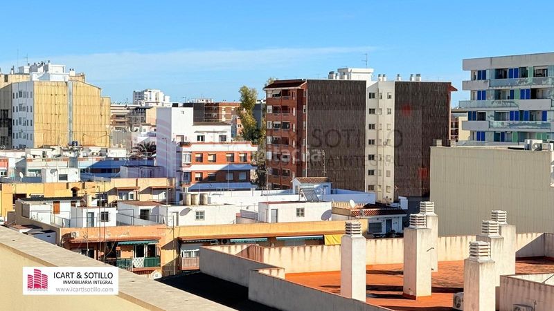 Foto 0f92ddb7-ebf4-445f-b04f-d2459d298c9a. Àtic amb calefacció aparcament a Casco Urbano Vinaròs