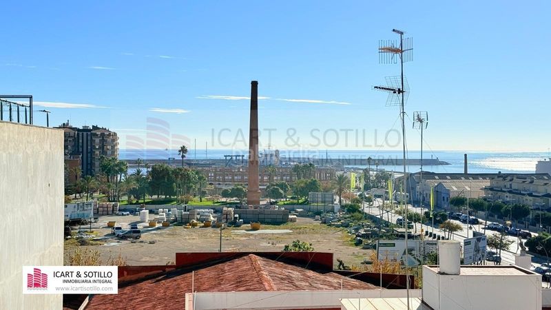 Foto 74de0eb8-c6e0-4a9b-9e48-b5b8989305a5. Àtic amb calefacció aparcament a Casco Urbano Vinaròs