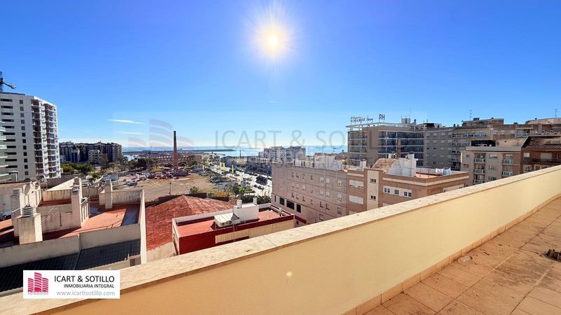Foto b0549fd2-1fac-4aa5-ac97-90176631df48. Àtic amb calefacció aparcament a Casco Urbano Vinaròs