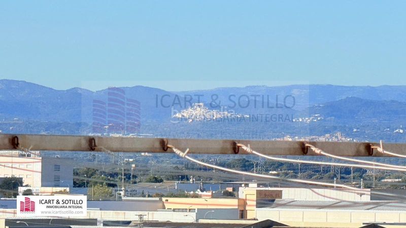Foto d78fc857-67f0-4733-9f8c-58a0c3f736df. Àtic amb calefacció aparcament a Casco Urbano Vinaròs