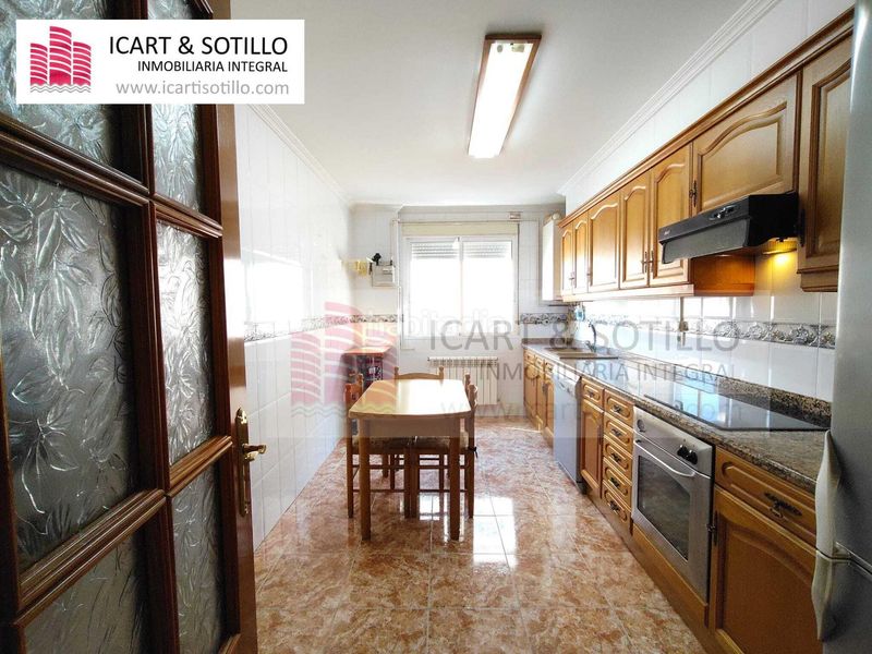 Foto aa81cf9b-eac4-48e5-bc9b-0dbc10e3a17f. Pis amb calefacció a Casco Urbano Vinaròs
