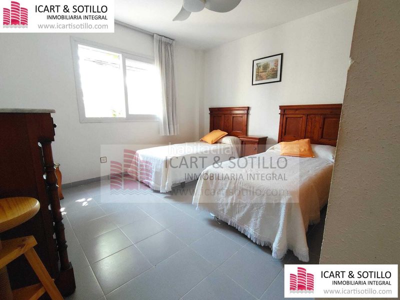 Foto 8a338566-d21c-45d6-9c0c-d0665679417d. Apartament amb aparcament piscina a Les Salines Vinaròs