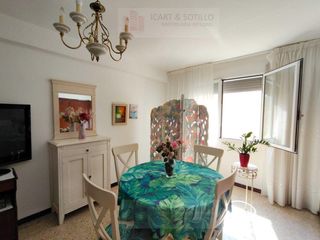 Appartamento in Casco Urbano. Amplia vivienda céntrica con ascensor, 4 dormitorios y gran lumi