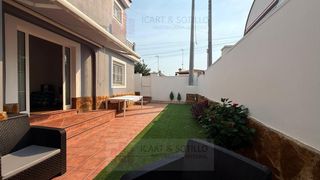 Chalet in Les Salines. Chalet totalmente reformado a 200 metros de la playa en vinaròs