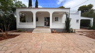 Xalet a Alcanar. Chalet con vistas al mar en urbanizacion montecarlo en les cases