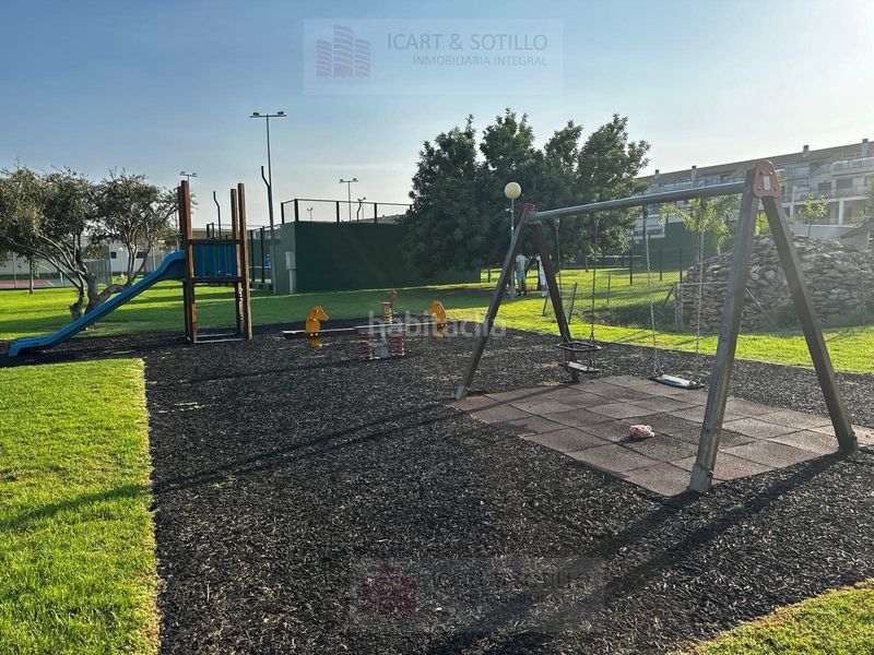 Foto 7380d452-2a61-4325-b63c-1b2214dd053d. Location attique avec chauffage parking piscine dans San Jorge