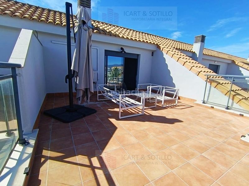 Foto b045a99a-33c2-4121-9297-fd13710c6dbd. Location attique avec chauffage parking piscine dans San Jorge