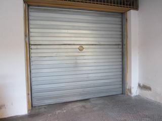 Aparcament cotxe a Marinel.lo bosch  35. Parking en alquiler en cementiri vell