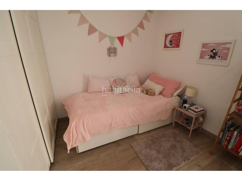 Foto f89cdf7d-2071-48a2-a716-7f1df2ac3527. House with heating in Barri del Centre Terrassa