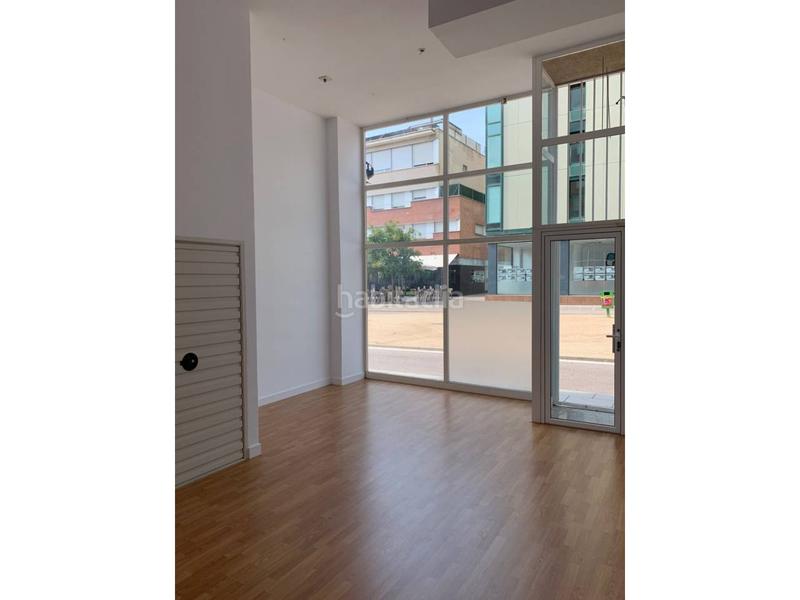 Foto 52f41933-0eae-40a6-837f-0b1b920624d9. Lloguer local comercial a Zona Esportiva Terrassa