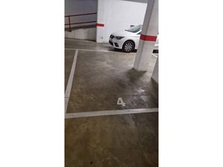 Miete Autoparkplatz  Calle marinelo bosch. Parquines en alquiler zona escoles