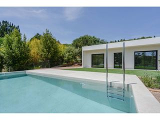Casa a Matadepera. 280m2  4 hab  zona chillout con piscina y garage