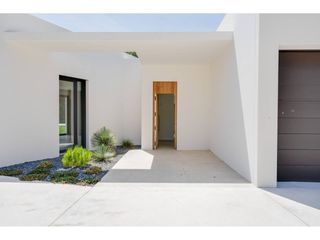 Maison à Matadepera. 280m2  4 hab  zona chillout con piscina y garage