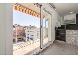 Appartement  Calle marconi. 97m2  4 hab  trastero  balcón  a un paso del parc de sant jordi