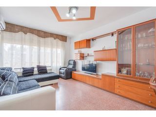 Appartement  Calle joaquín costa. Escoles, para darle tu toque final