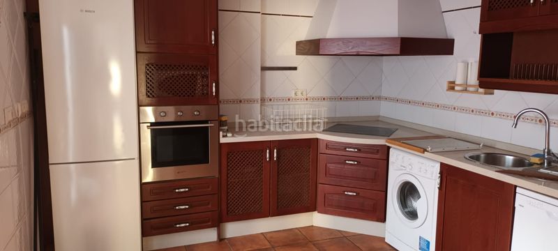 Foto 6d4b47d2-4928-40b7-bb77-0b4d2e7cb2e0. Casa amb aparcament a Centro - Doña Mercedes Dos Hermanas