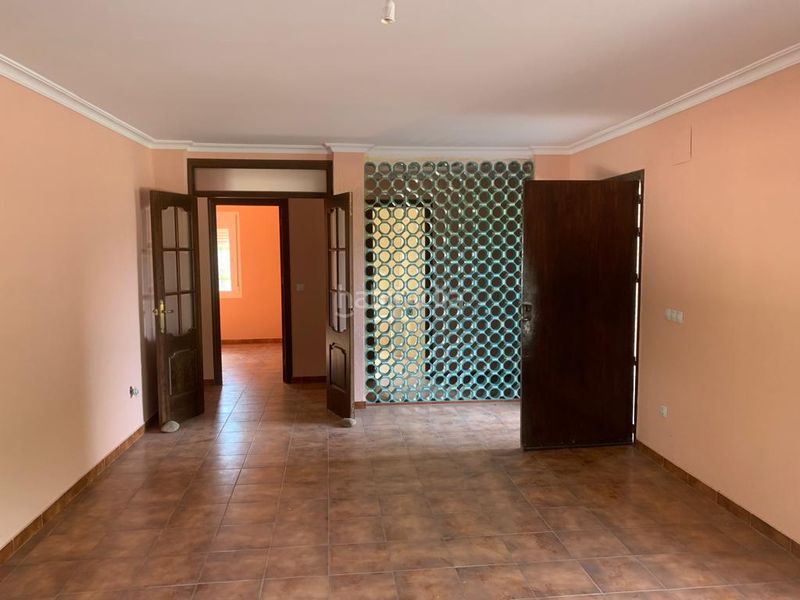 Foto ad3b73a3-29e0-4c60-8524-1ea32cd07b3d. Rent chalet with pool in Arco Norte - Avda España Dos Hermanas