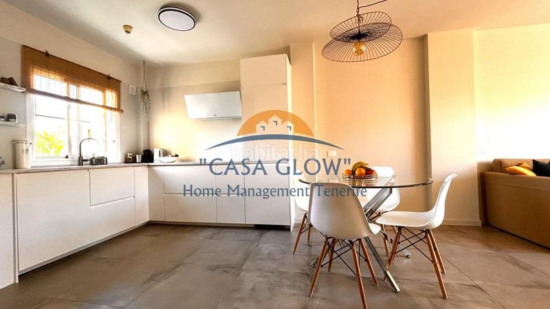 Foto 8d17ae92-a4cc-4651-87bb-912419e2930b. Ático hermoso apartamento renovado en Los Cristianos Arona